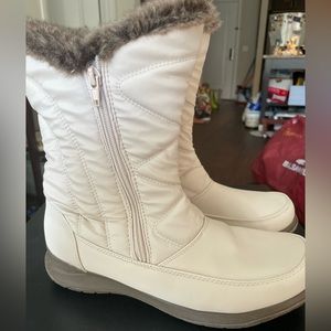 NEW Easy Spirit Women’s Fedorie Snow Boots
